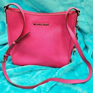 ⚘ Michael Kors Fuschia Crossbody